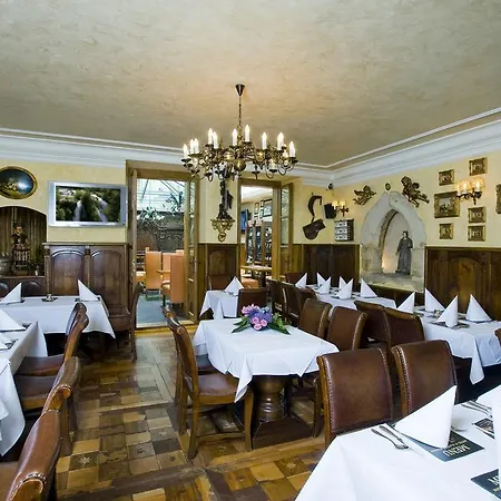 U Zlateho Stromu By Bhg Hotel Prague