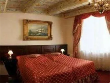 U Zlateho Stromu By Bhg 4*