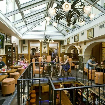 U Zlateho Stromu By Bhg Hotel