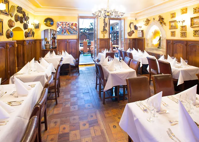 Hotell U Zlateho Stromu By Bhg 4*