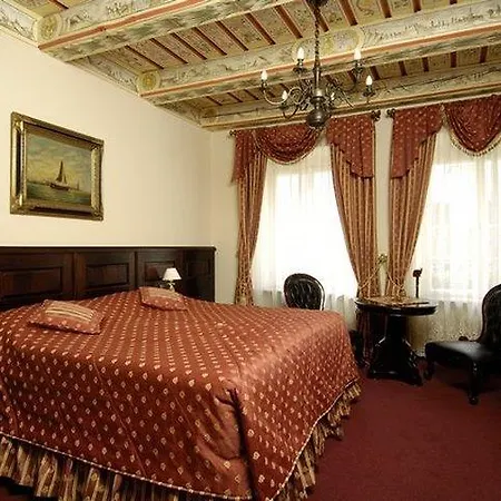 U Zlateho Stromu Hotel 4*
