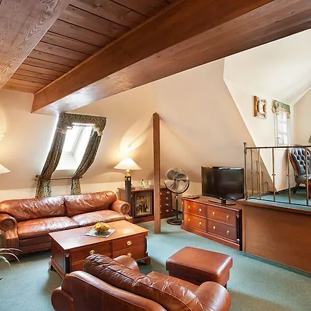Hotel U Zlateho Stromu
