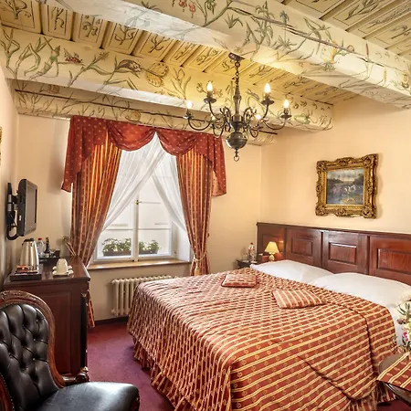 U Zlateho Stromu Hotel 4*