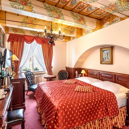 U Zlateho Stromu By Bhg Hotel 4*
