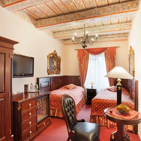 Hotel U Zlateho Stromu By Bhg 4*