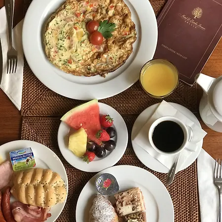 U Zlateho Stromu By Bhg Praga