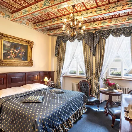U Zlateho Stromu By Bhg Hotel 4*
