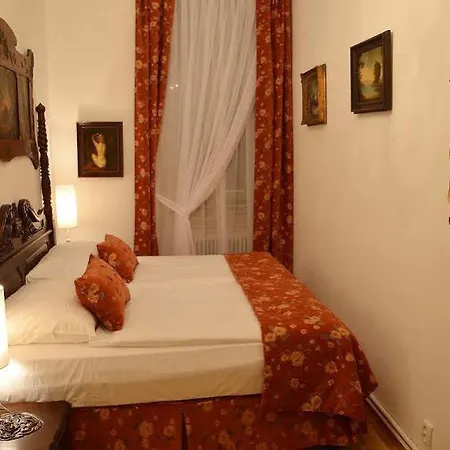 U Zlateho Stromu 4* Prag