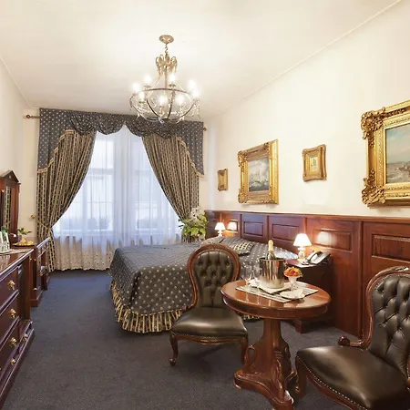Hotel U Zlateho Stromu 4*