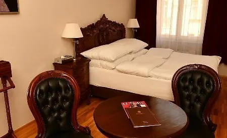 U Zlateho Stromu Hotel