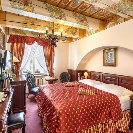 U Zlateho Stromu By Bhg Hotel 4*