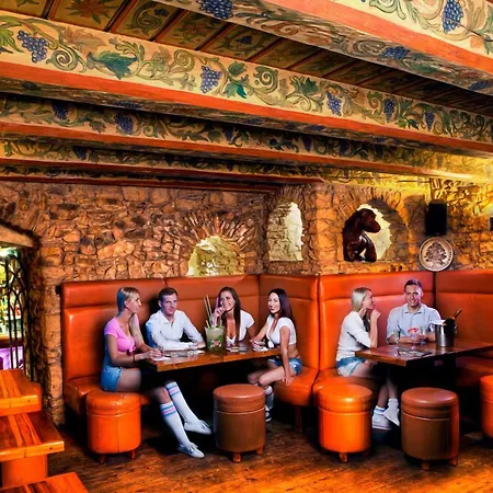 U Zlateho Stromu By Bhg