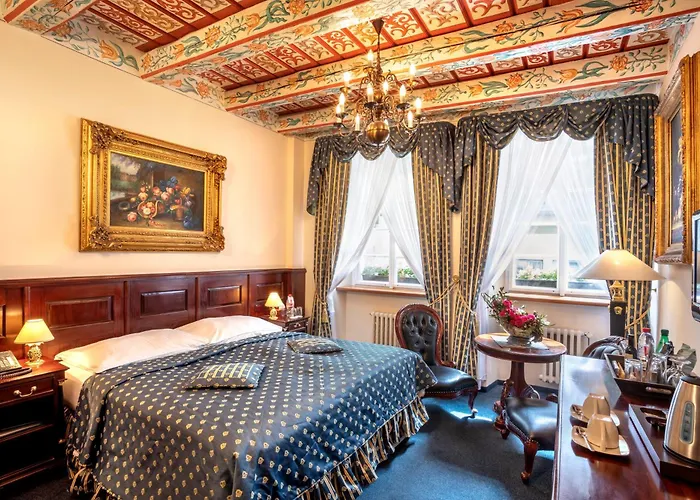 Hotell U Zlateho Stromu By Bhg 4*