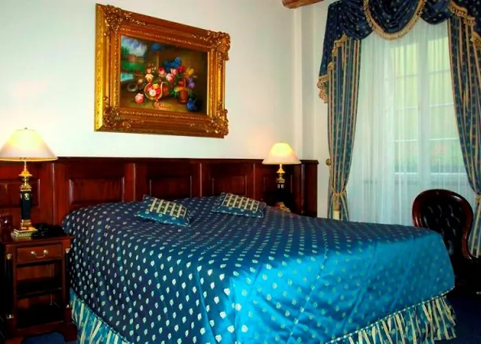 Hotell U Zlateho Stromu By Bhg 4*