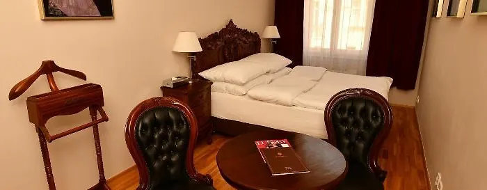 U Zlateho Stromu By Bhg Hotell