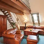 U Zlatého Stromu By Bhg Hotel