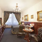 U Zlatého Stromu By Bhg Hotel