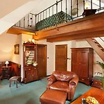 Hotel U Zlatého Stromu By Bhg 4*