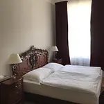U Zlatého Stromu By Bhg Praga