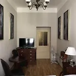 U Zlatého Stromu By Bhg Praga