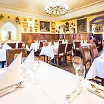 U Zlatého Stromu By Bhg Hotel Praga
