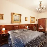 Hotel U Zlatého Stromu By Bhg 4*