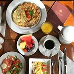 U Zlatého Stromu By Bhg 4* Praga