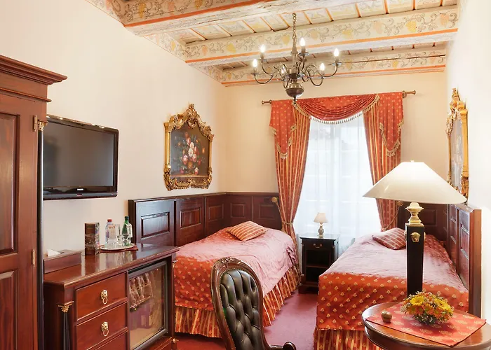 Hotel U Zlateho Stromu By Bhg 4*
